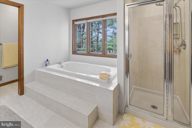 3 MANSION HILL DR, Ewing, NJ 08628