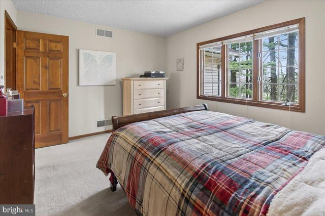 3 MANSION HILL DR, Ewing, NJ 08628