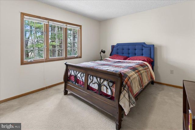 3 MANSION HILL DR, Ewing, NJ 08628