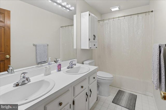 3 MANSION HILL DR, Ewing, NJ 08628