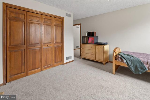 3 MANSION HILL DR, Ewing, NJ 08628