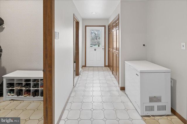 3 MANSION HILL DR, Ewing, NJ 08628