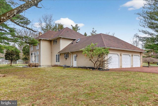 3 MANSION HILL DR, Ewing, NJ 08628