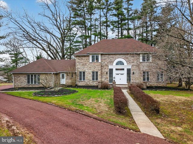 3 MANSION HILL DR, Ewing, NJ 08628