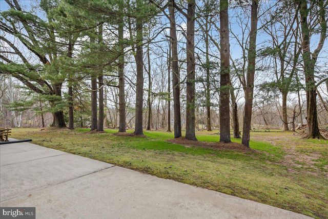 3 MANSION HILL DR, Ewing, NJ 08628