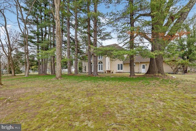 3 MANSION HILL DR, Ewing, NJ 08628