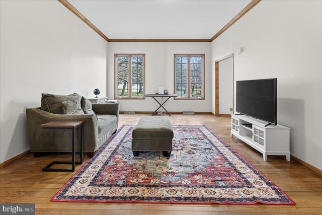 3 MANSION HILL DR, Ewing, NJ 08628