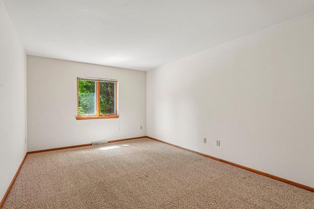 7017 W Hummingbird COURT, Milwaukee, WI 53223