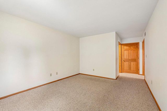 7017 W Hummingbird COURT, Milwaukee, WI 53223