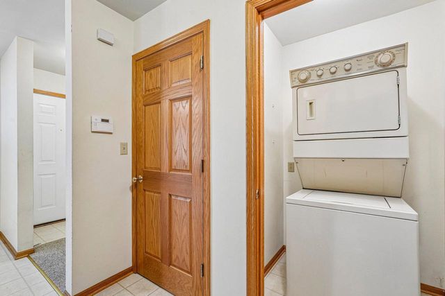 7017 W Hummingbird COURT, Milwaukee, WI 53223