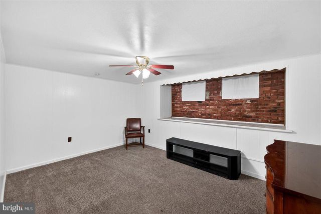 227 PAYNTER DR, Wilmington, DE 19804