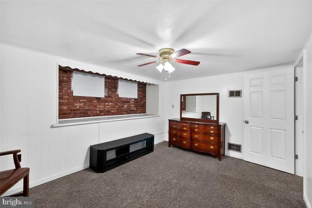 227 PAYNTER DR, Wilmington, DE 19804