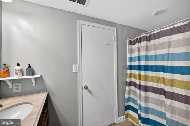 227 PAYNTER DR, Wilmington, DE 19804