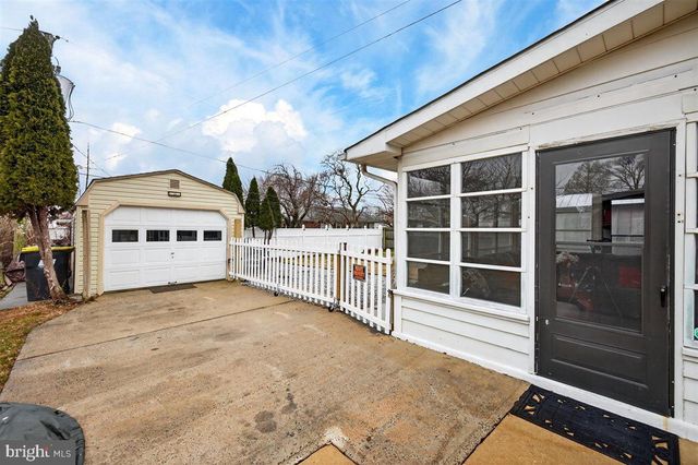 227 PAYNTER DR, Wilmington, DE 19804