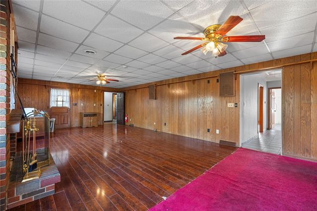 140 Greendale Dr, Hempfield Twp, PA 15601