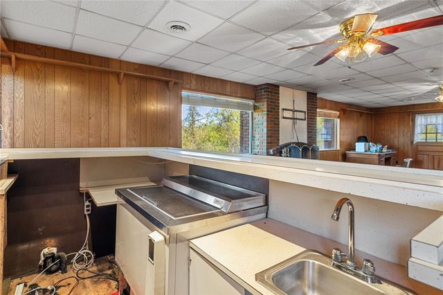 140 Greendale Dr, Hempfield Twp, PA 15601