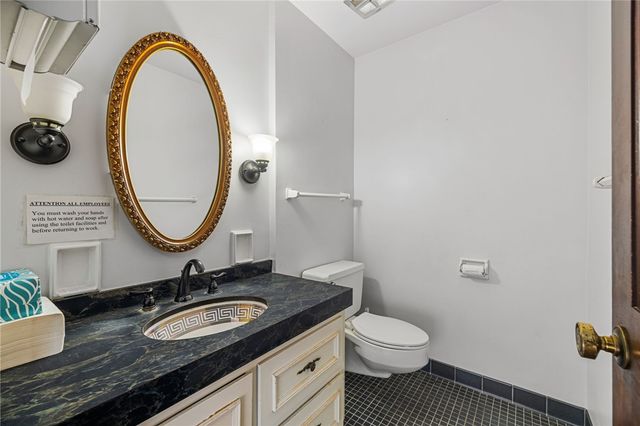 140 Greendale Dr, Hempfield Twp, PA 15601