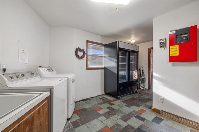 140 Greendale Dr, Hempfield Twp, PA 15601