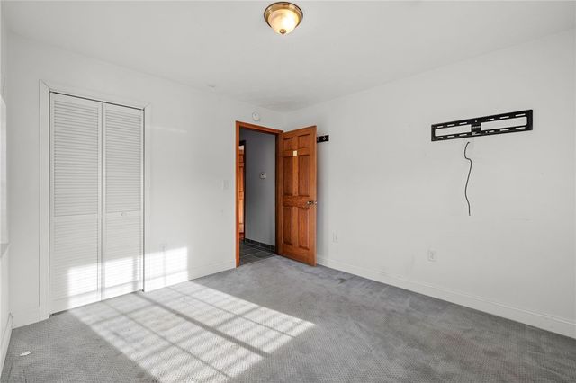 140 Greendale Dr, Hempfield Twp, PA 15601