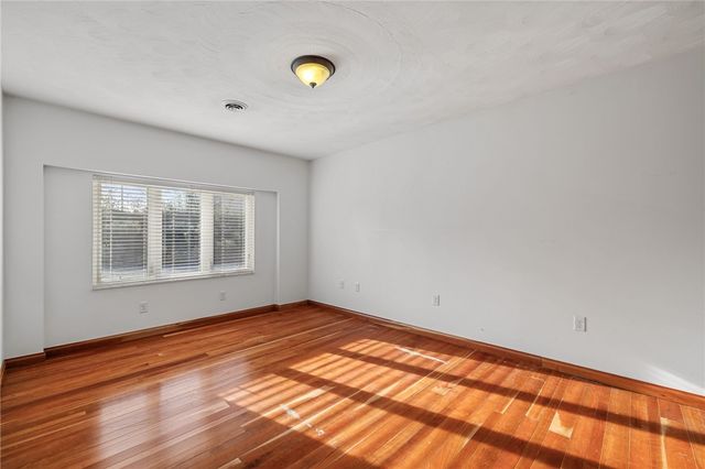 140 Greendale Dr, Hempfield Twp, PA 15601