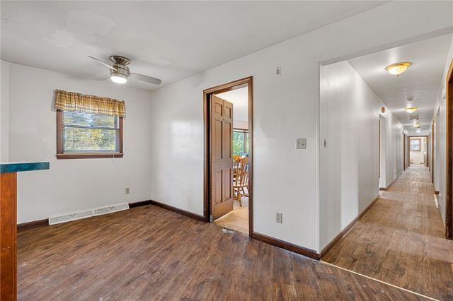 140 Greendale Dr, Hempfield Twp, PA 15601