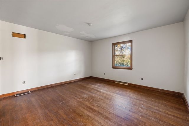 140 Greendale Dr, Hempfield Twp, PA 15601