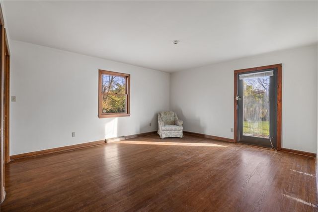 140 Greendale Dr, Hempfield Twp, PA 15601