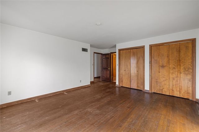 140 Greendale Dr, Hempfield Twp, PA 15601