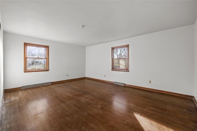 140 Greendale Dr, Hempfield Twp, PA 15601