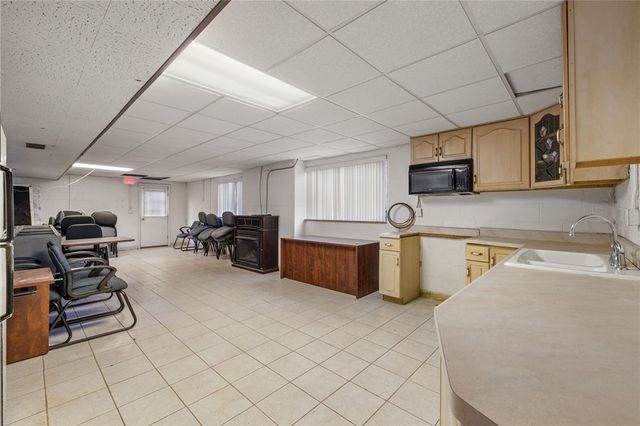 140 Greendale Dr, Hempfield Twp, PA 15601