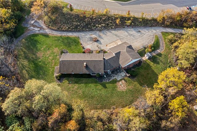 140 Greendale Dr, Hempfield Twp, PA 15601