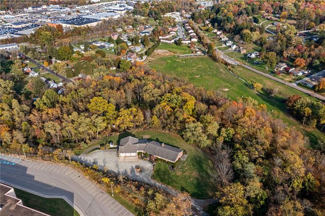 140 Greendale Dr, Hempfield Twp, PA 15601