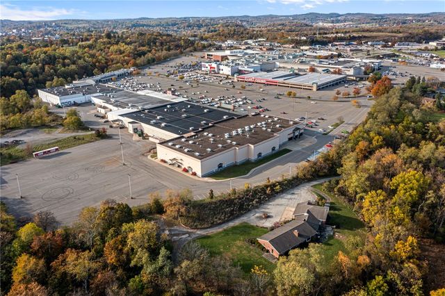 140 Greendale Dr, Hempfield Twp, PA 15601