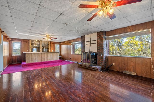 140 Greendale Dr, Hempfield Twp, PA 15601