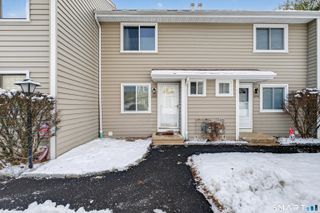 295 Monticello Drive 295, Branford, CT 06405