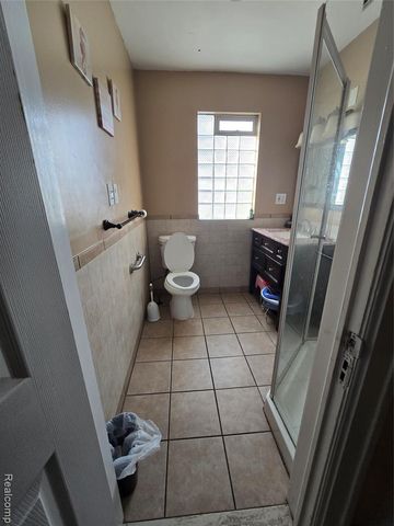 22154 Elmwood Avenue, Eastpointe, MI 48021