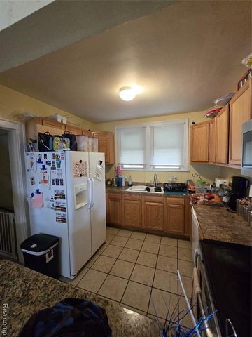 22154 Elmwood Avenue, Eastpointe, MI 48021