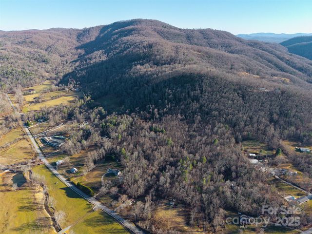 99999 Hoopers Creek Road, Fletcher, NC 28732