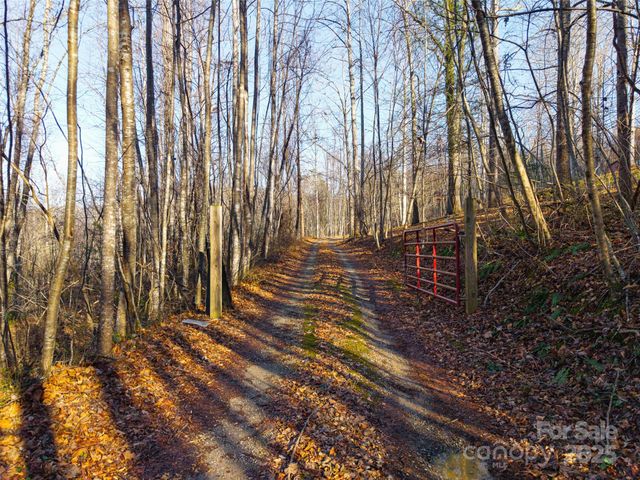 99999 Hoopers Creek Road, Fletcher, NC 28732