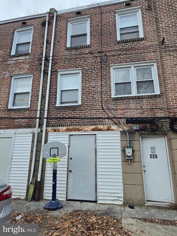 229 W 22ND ST, Chester, PA 19013