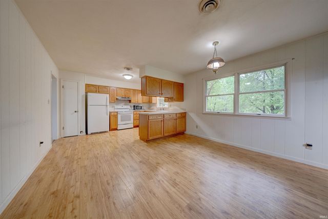 2674 W 750 S, Huntingburg, IN 47542
