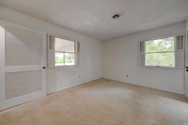 2674 W 750 S, Huntingburg, IN 47542