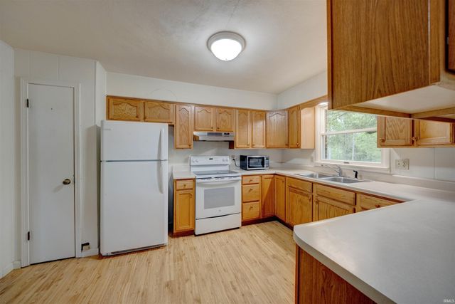2674 W 750 S, Huntingburg, IN 47542