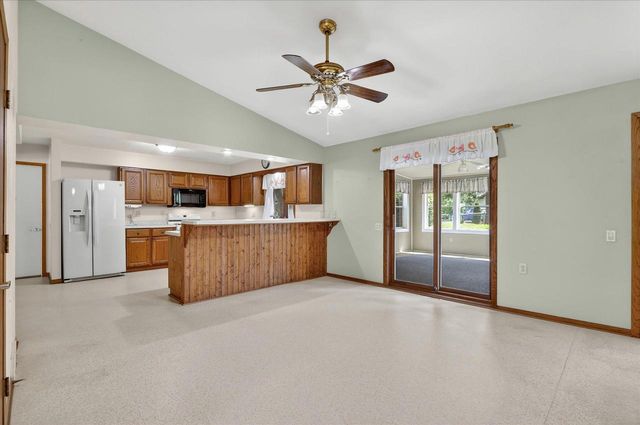 2113 Yorkshire Drive, Beloit, WI 53511