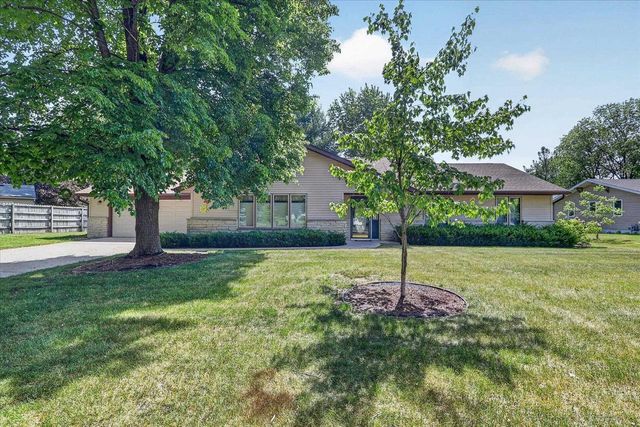 2113 Yorkshire Drive, Beloit, WI 53511