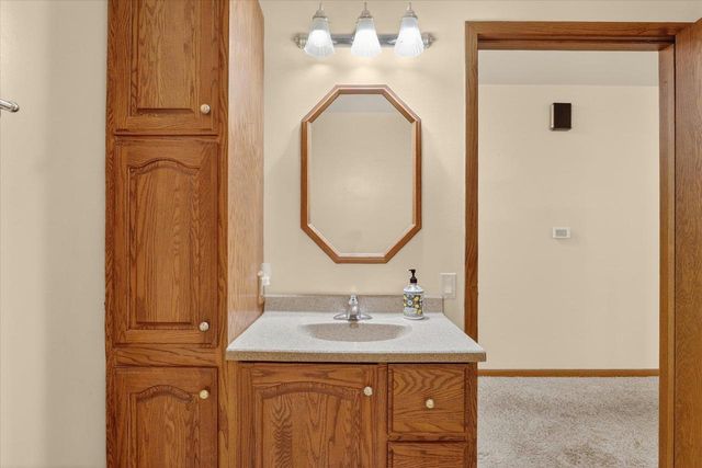2113 Yorkshire Drive, Beloit, WI 53511