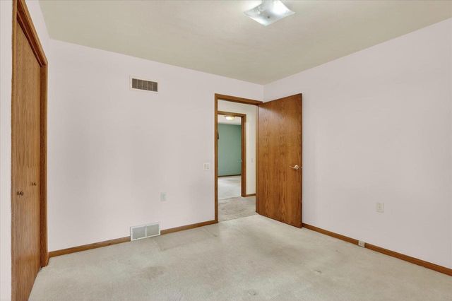 2113 Yorkshire Drive, Beloit, WI 53511