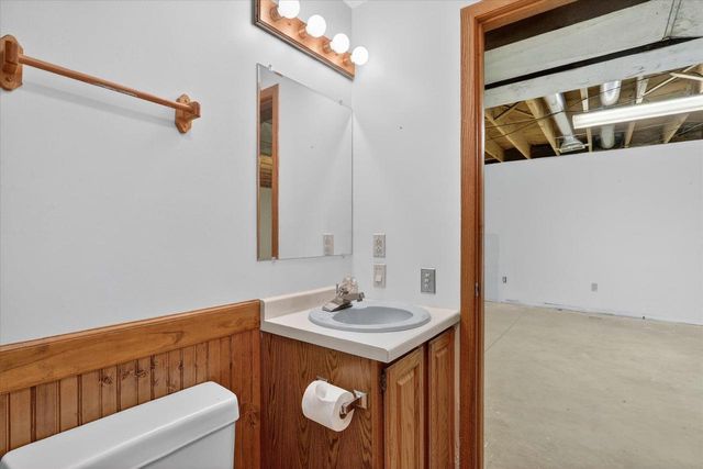 2113 Yorkshire Drive, Beloit, WI 53511