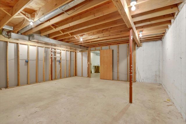 2113 Yorkshire Drive, Beloit, WI 53511
