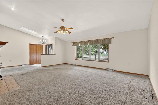 2113 Yorkshire Drive, Beloit, WI 53511
